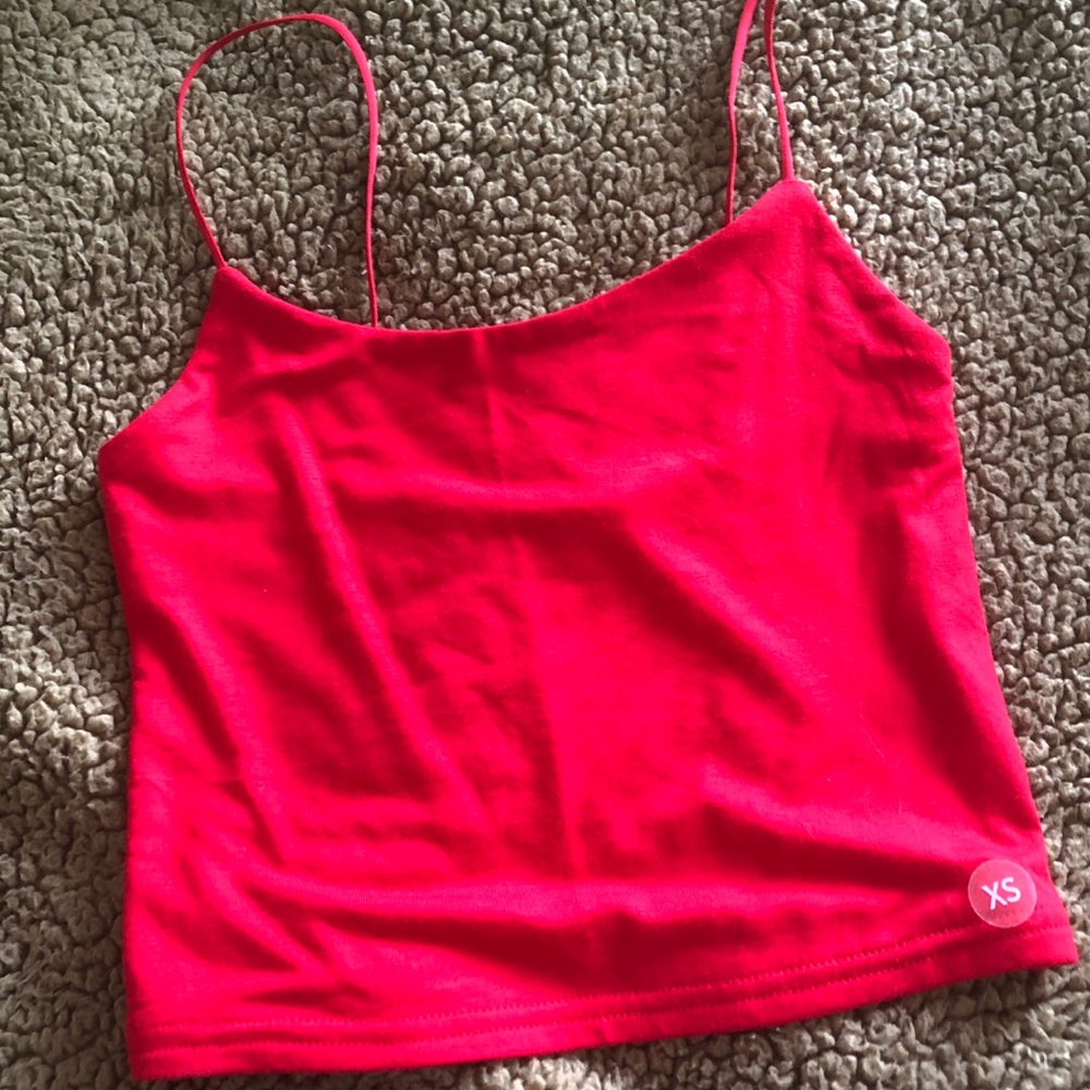 red cropped tank